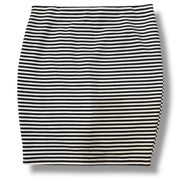 Forever 21 Black and White Stretchy Knit Pencil Skirt Plus Size 2X Back Zip - Picture 1 of 5